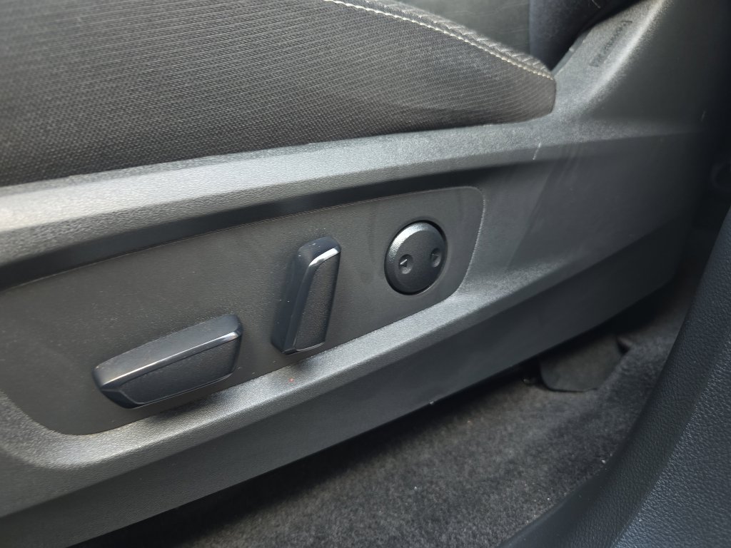 Used 2024 Nissan Pathfinder SV image 24