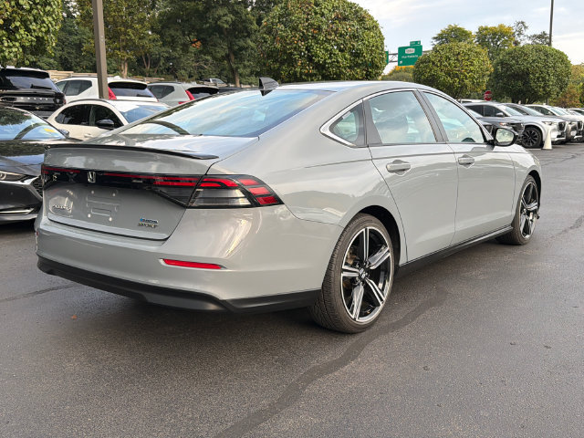 Used 2023 Honda Accord Sport image 4