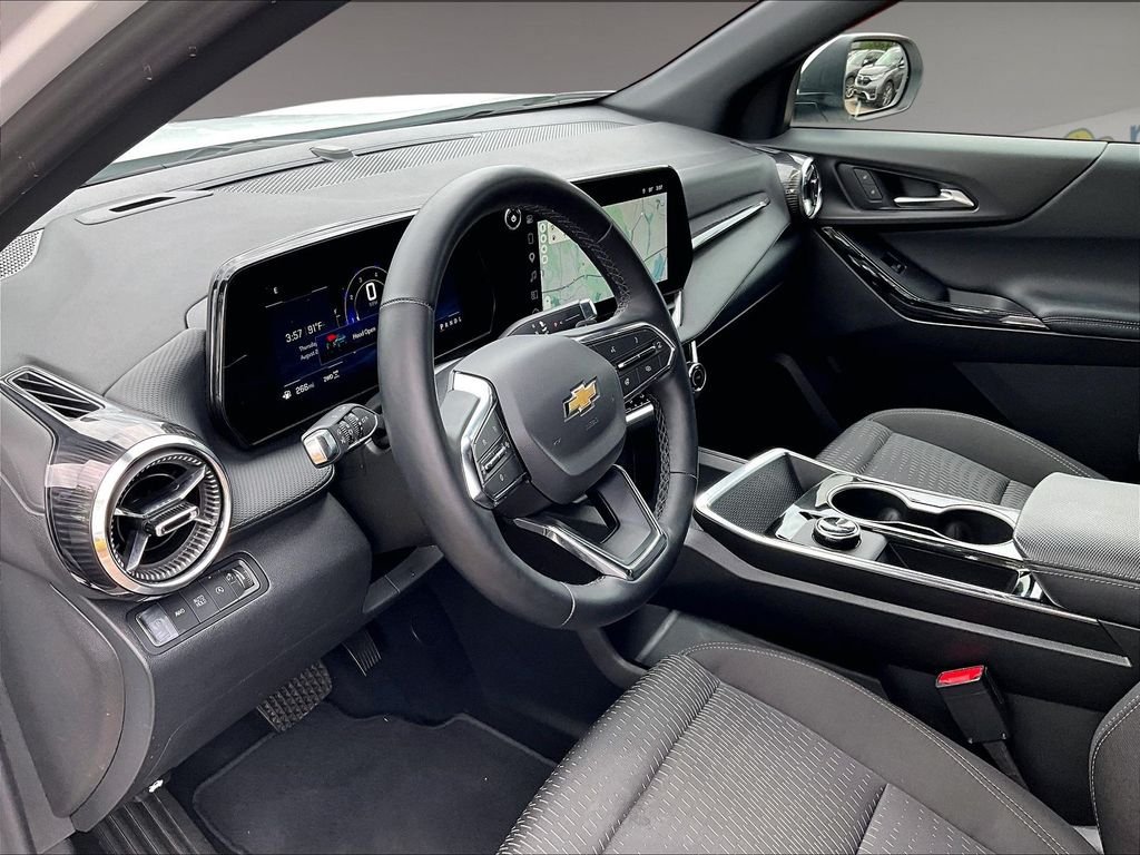 Used 2026 Chevrolet Equinox LT AWD/4WD image 8