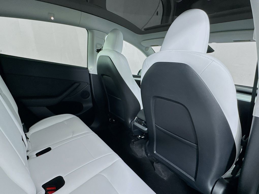 Used 2025 Tesla Model Y Long Range image 23