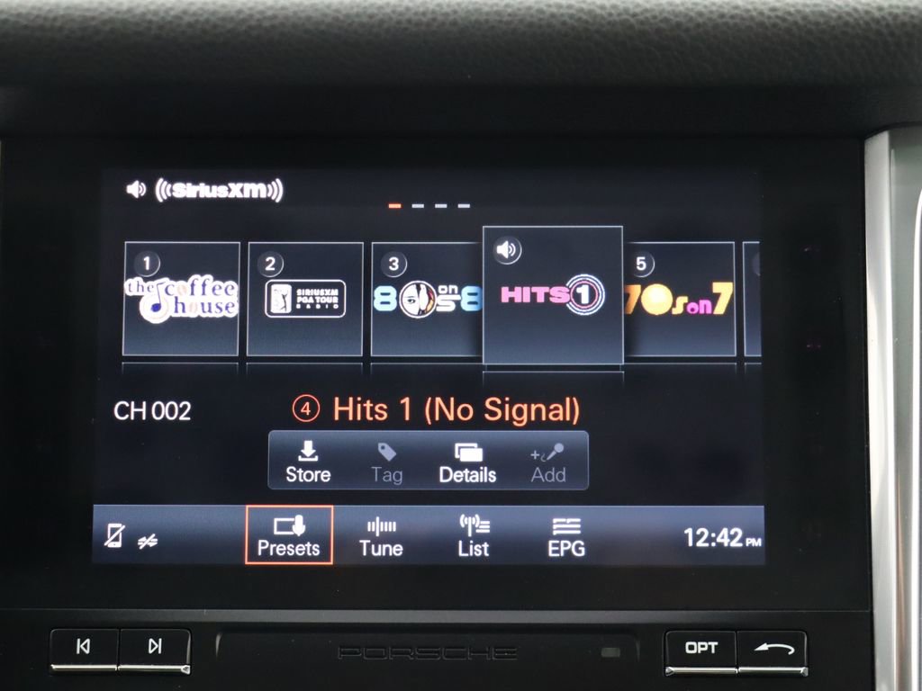 Used 2017 Porsche Macan S image 24