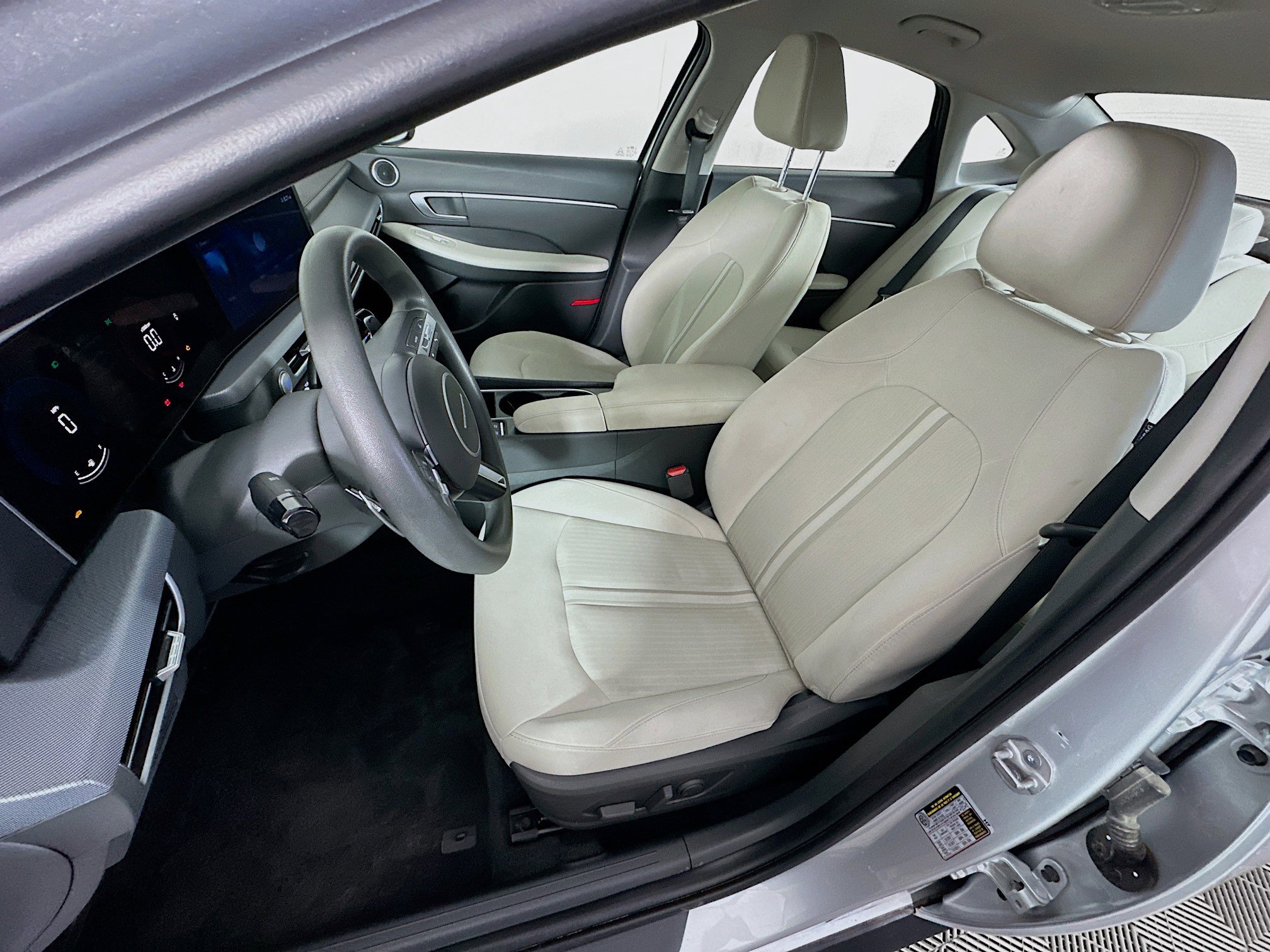 Used 2025 Hyundai Sonata SEL FWD image 13