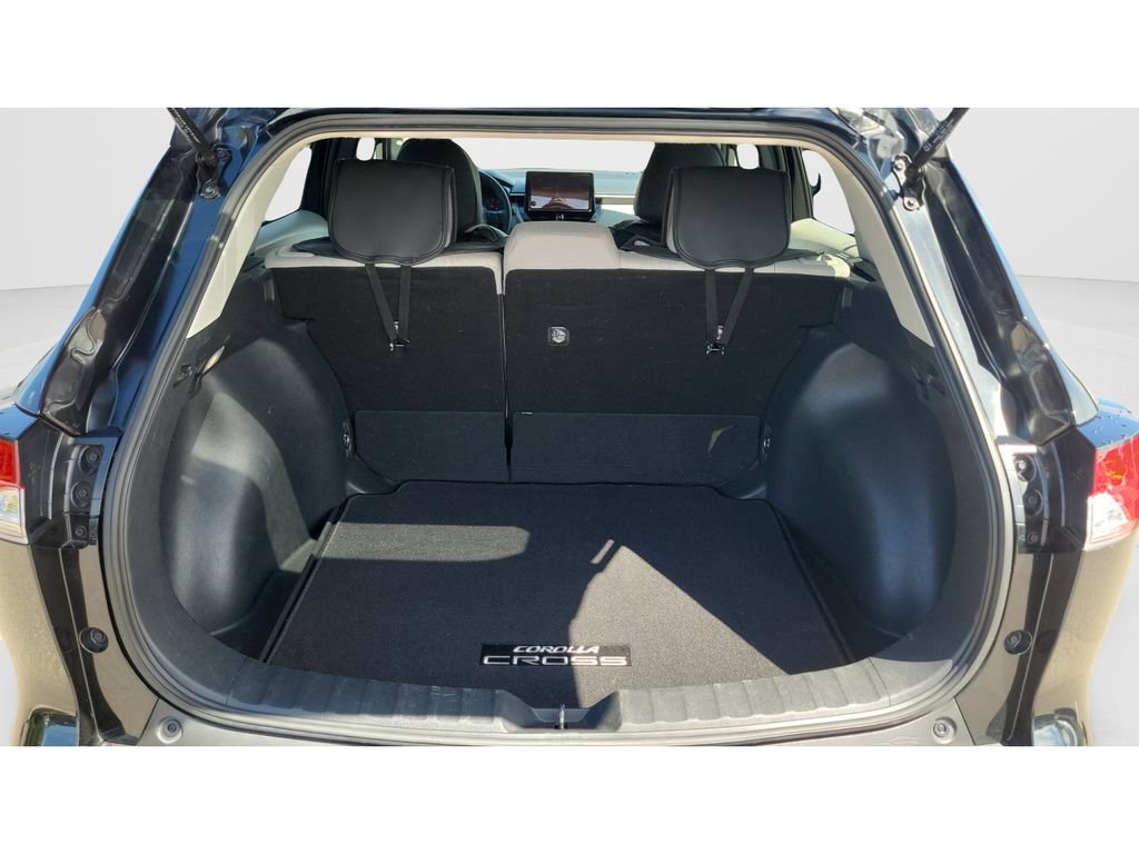 Used 2025 Toyota Corolla Cross LE FWD image 9