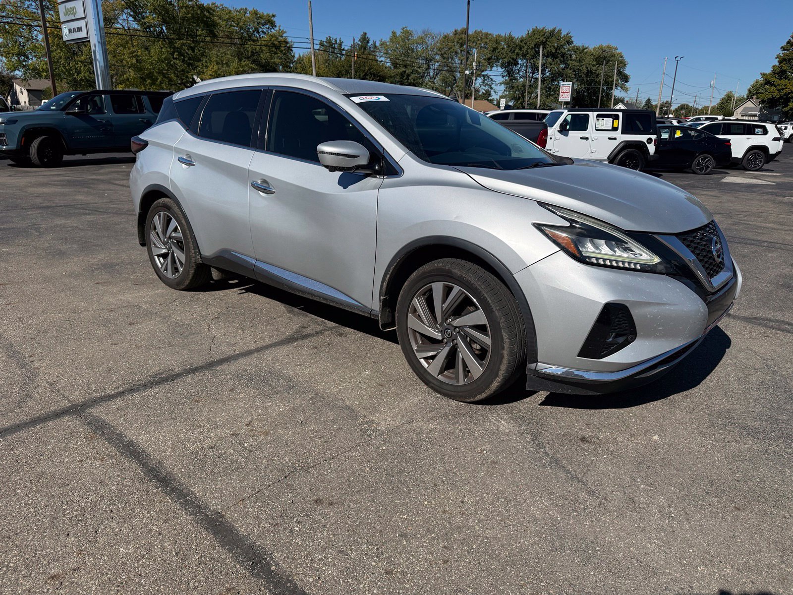 Used 2020 Nissan Murano SL w/ Cargo Package FWD image 3