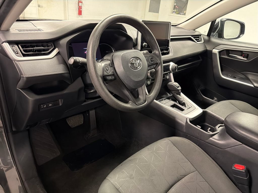 Used 2024 Toyota RAV4 XLE FWD image 22