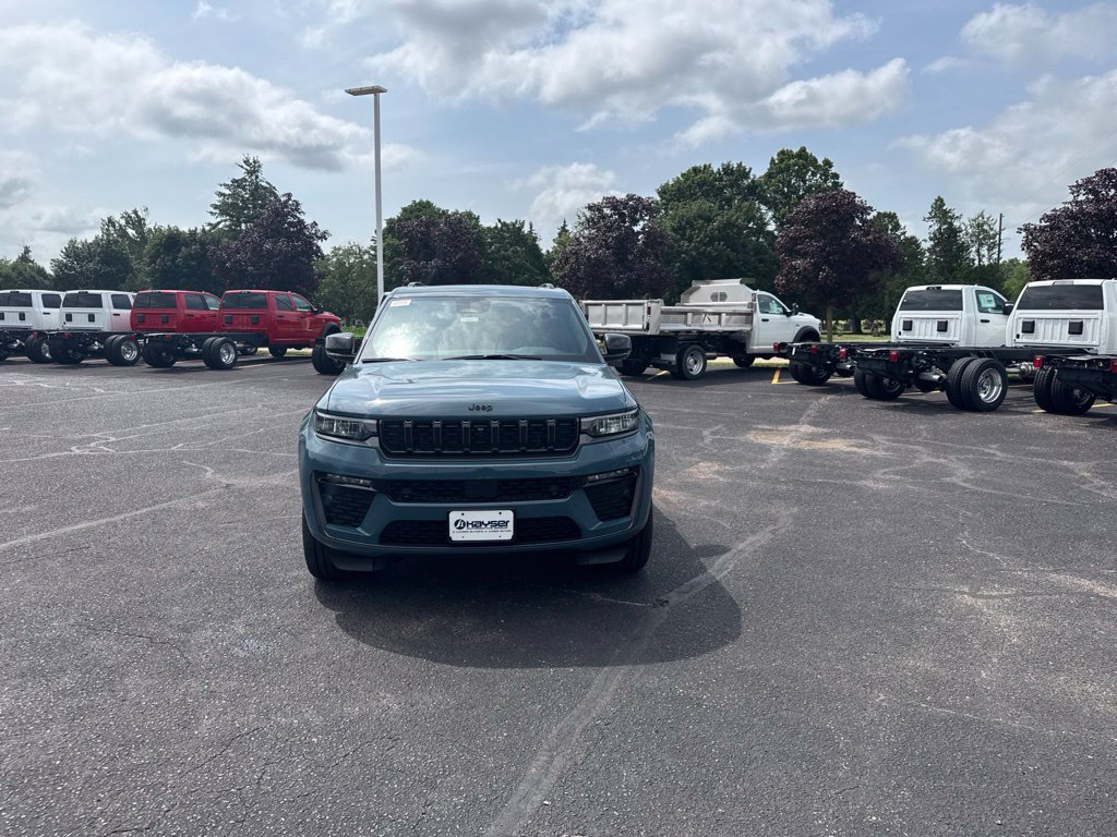New 2026 Jeep Grand Cherokee Limited AWD/4WD image 2