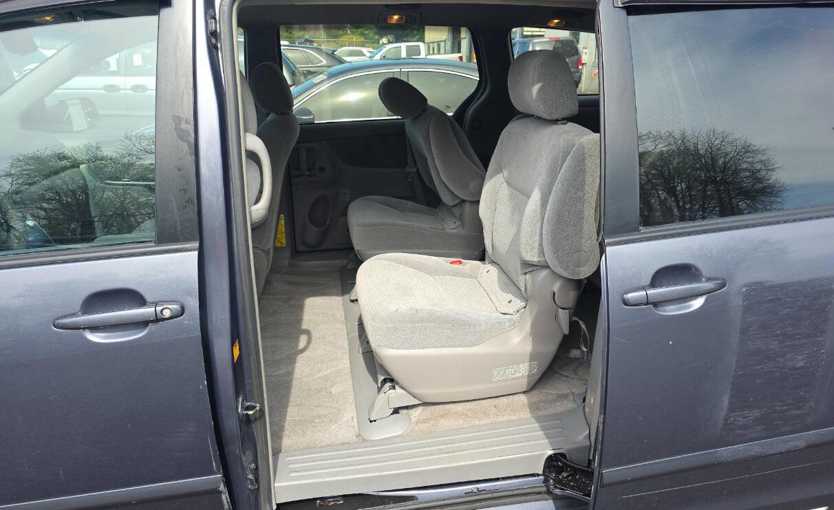 Used 2008 Toyota Sienna CE image 9