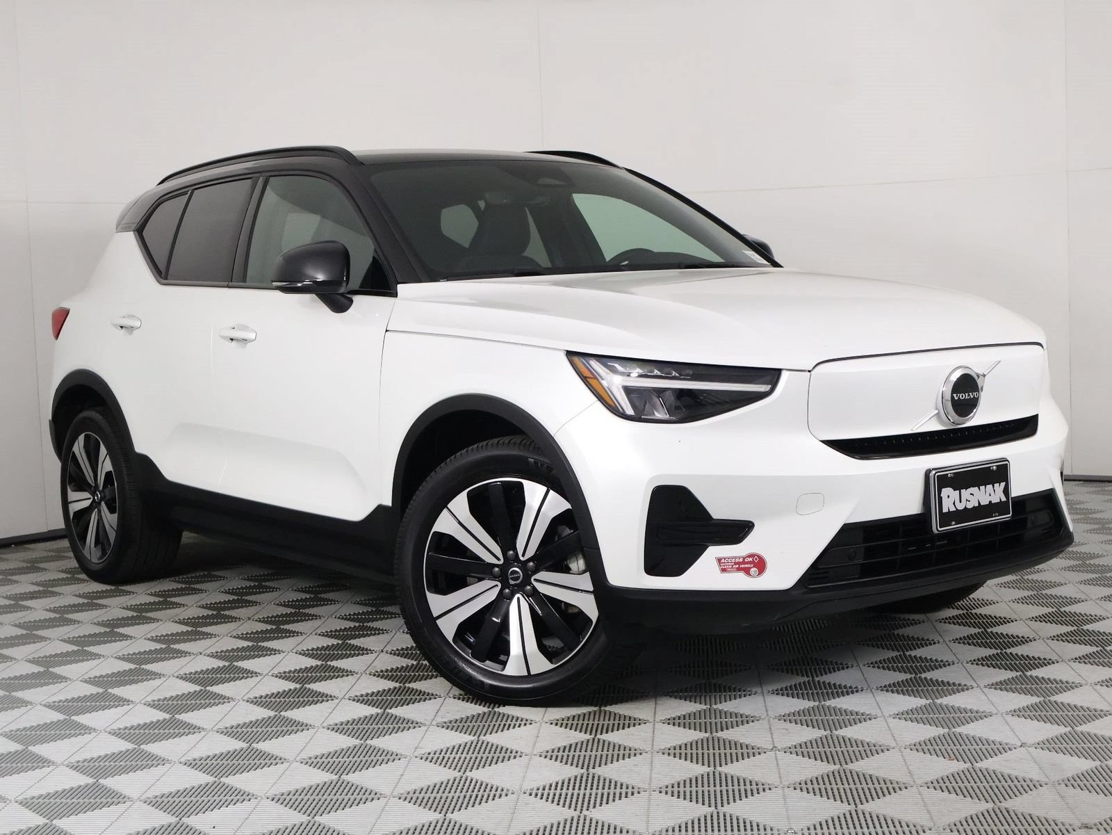 Used 2023 Volvo XC40 Recharge Core AWD/4WD image 32