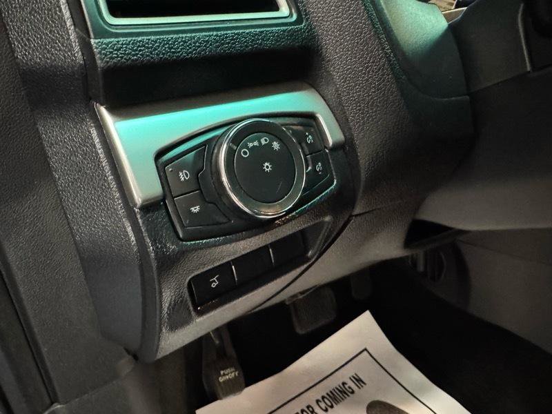 Used 2016 Ford Explorer XLT w/ Equipment Group 202A image 13