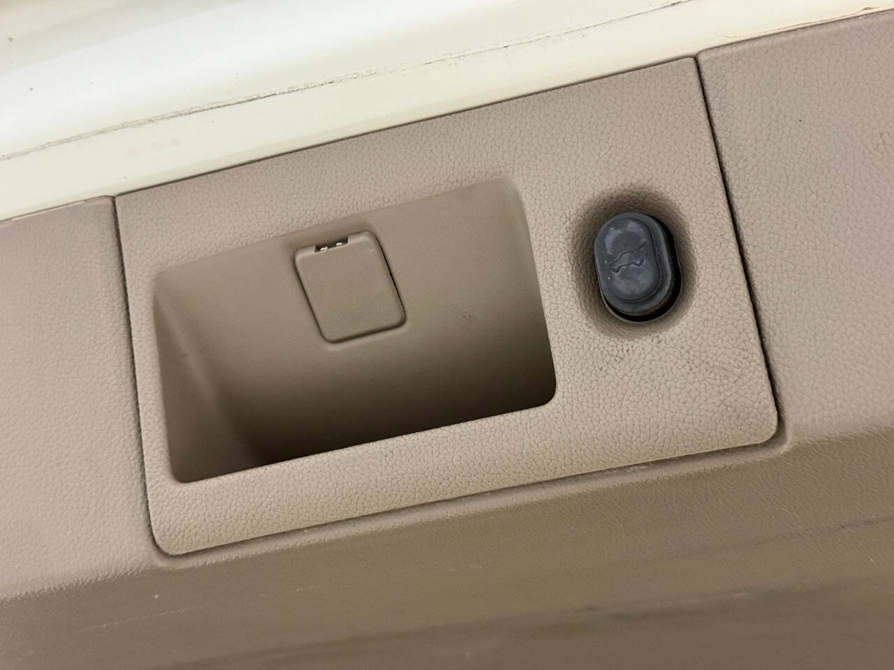 Used 2015 Chevrolet Suburban LTZ image 78