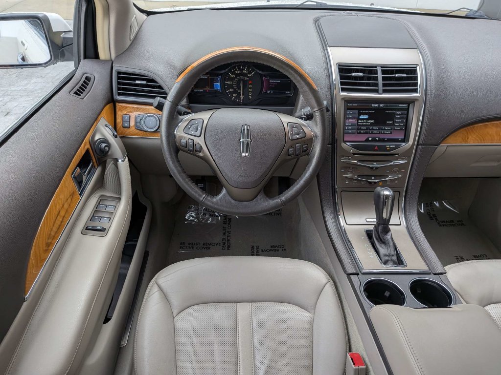 Used 2014 Lincoln MKX FWD w/ Walnut Swirl Wood Package image 15