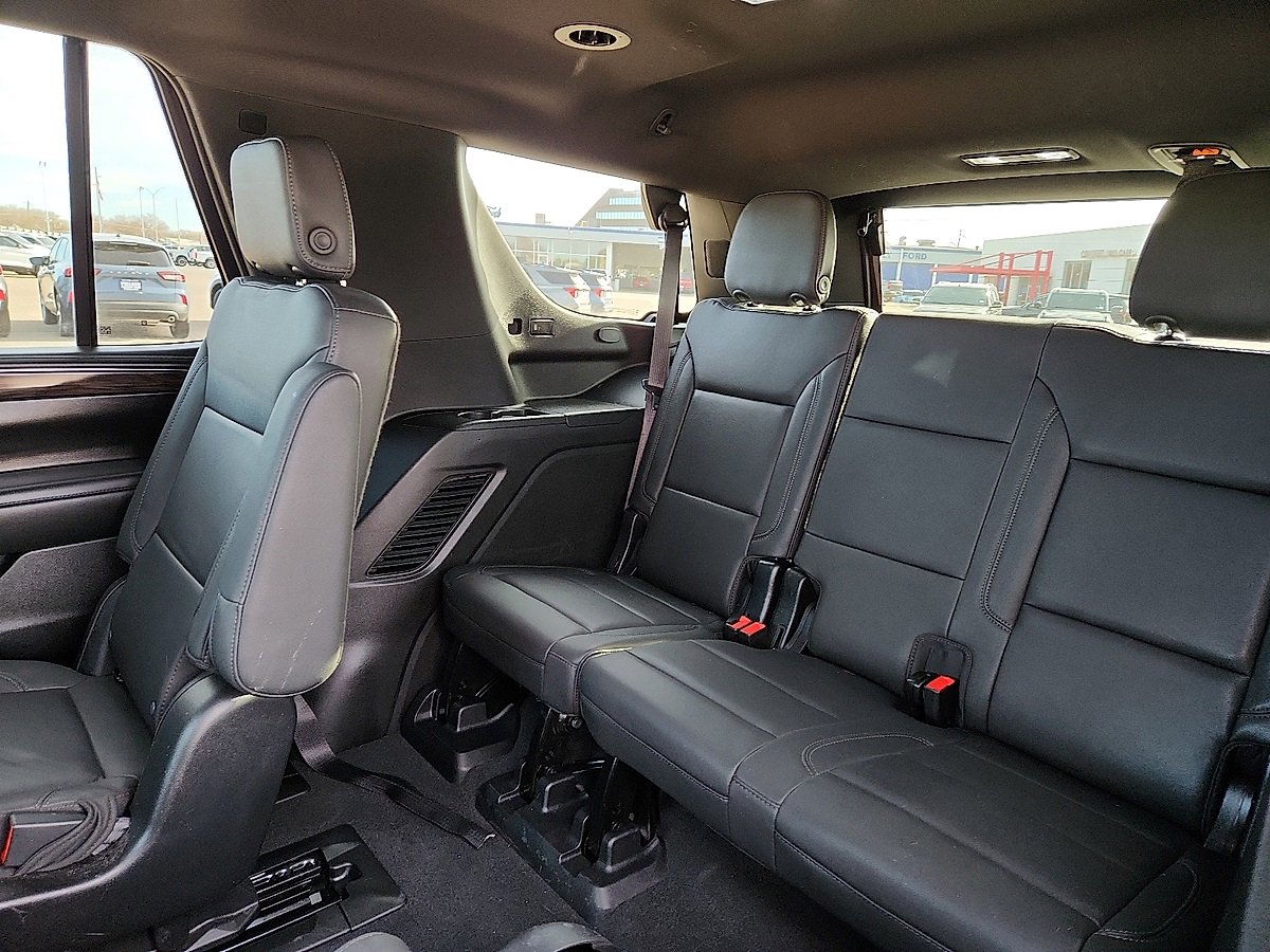 Used 2022 Chevrolet Tahoe Z71 w/ Luxury Package image 5