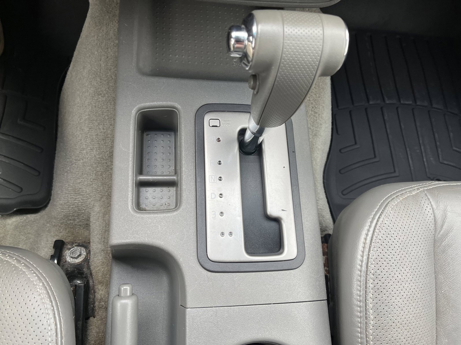 Used 2015 Nissan Frontier SL AWD/4WD image 16