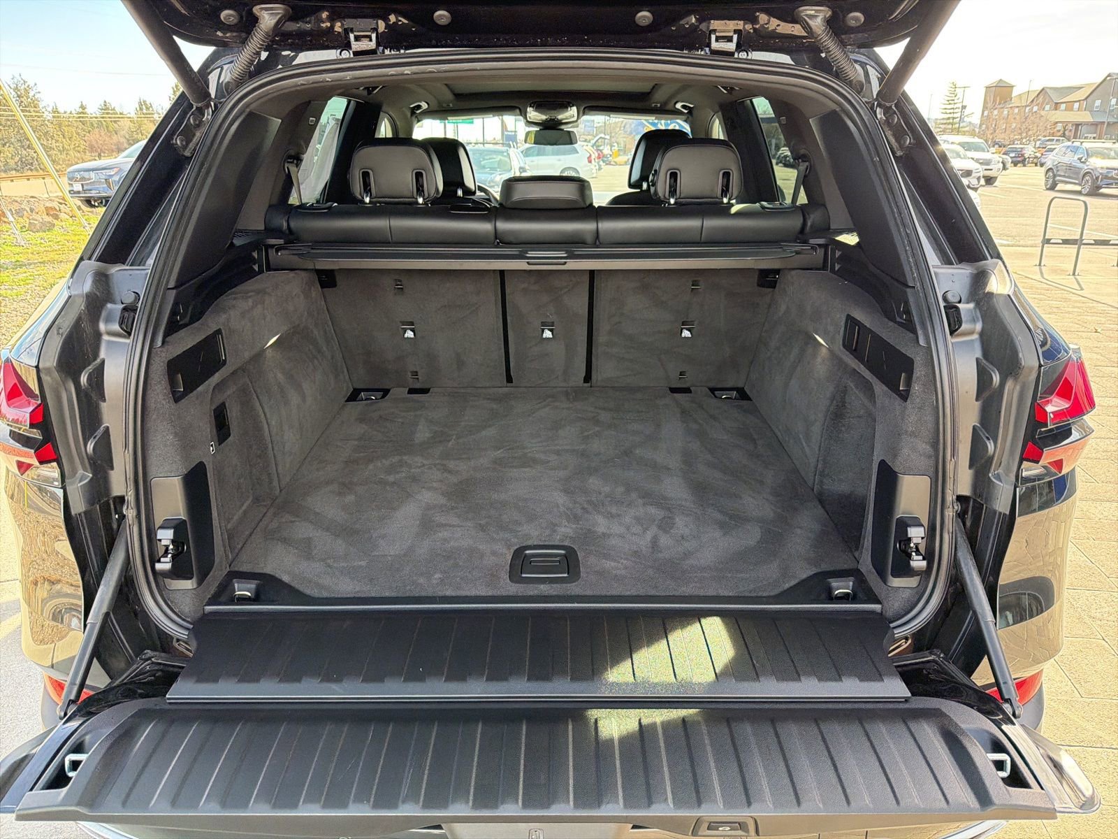 Used 2024 BMW X5 xDrive40i w/ Premium Package image 31