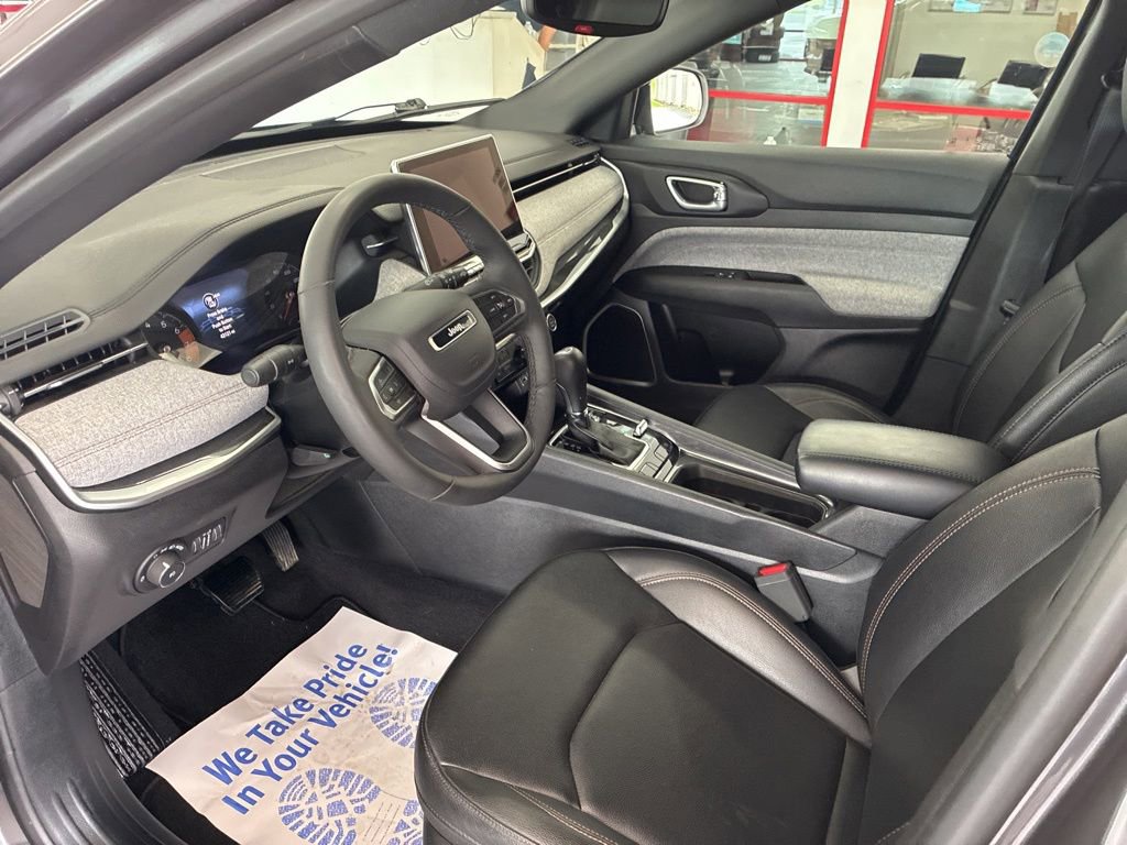 Certified 2024 Jeep Compass Latitude AWD/4WD image 6