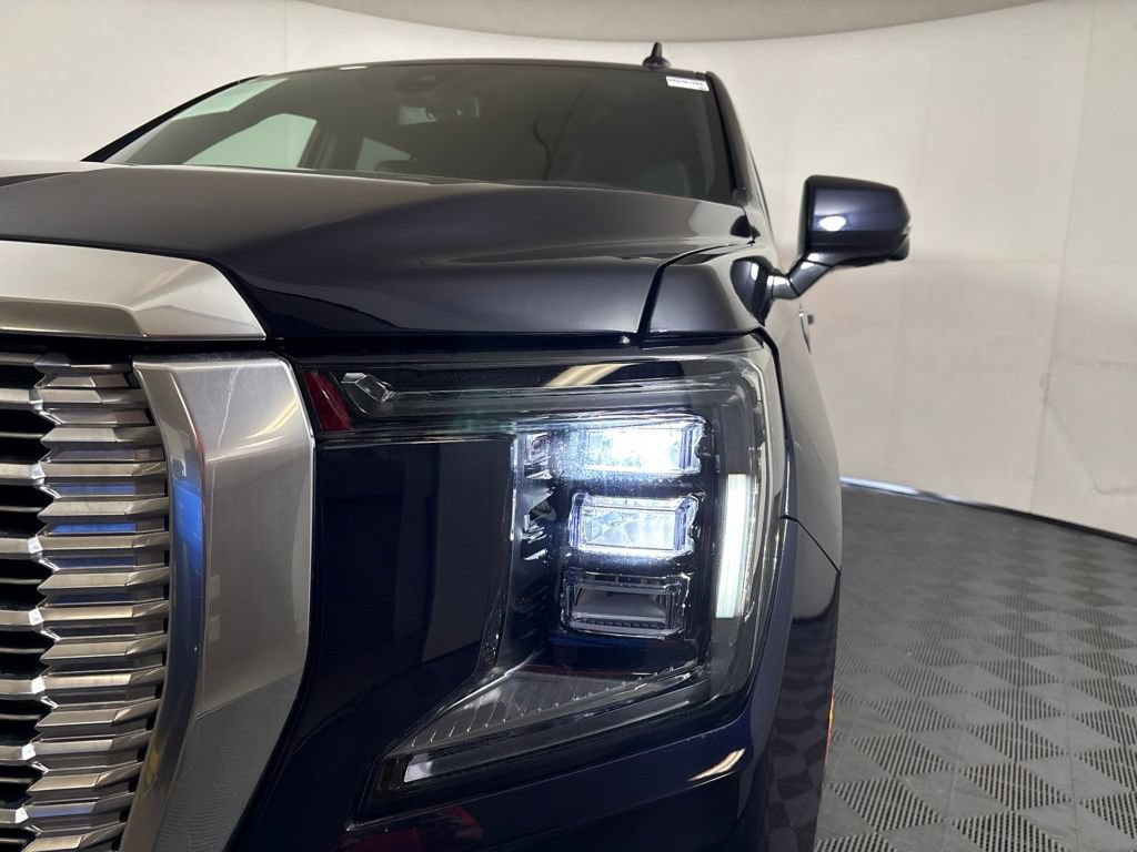 Used 2022 GMC Yukon Denali AWD/4WD image 9