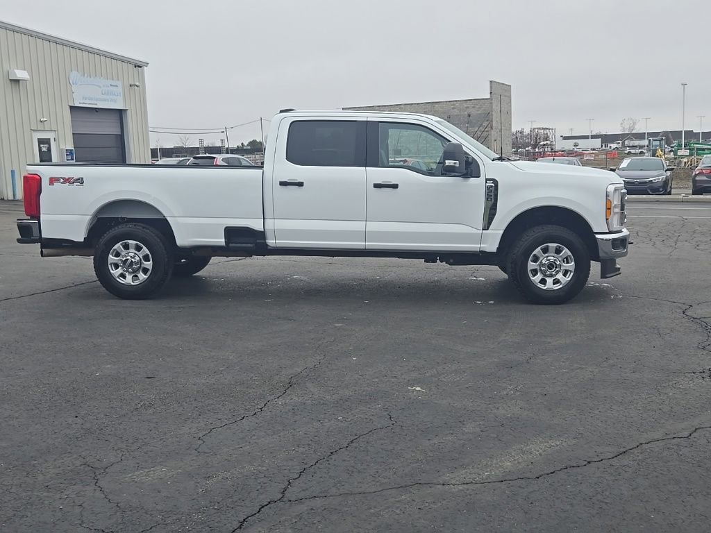 Used 2023 Ford F350 XLT w/ FX4 Off-Road Package AWD/4WD image 10