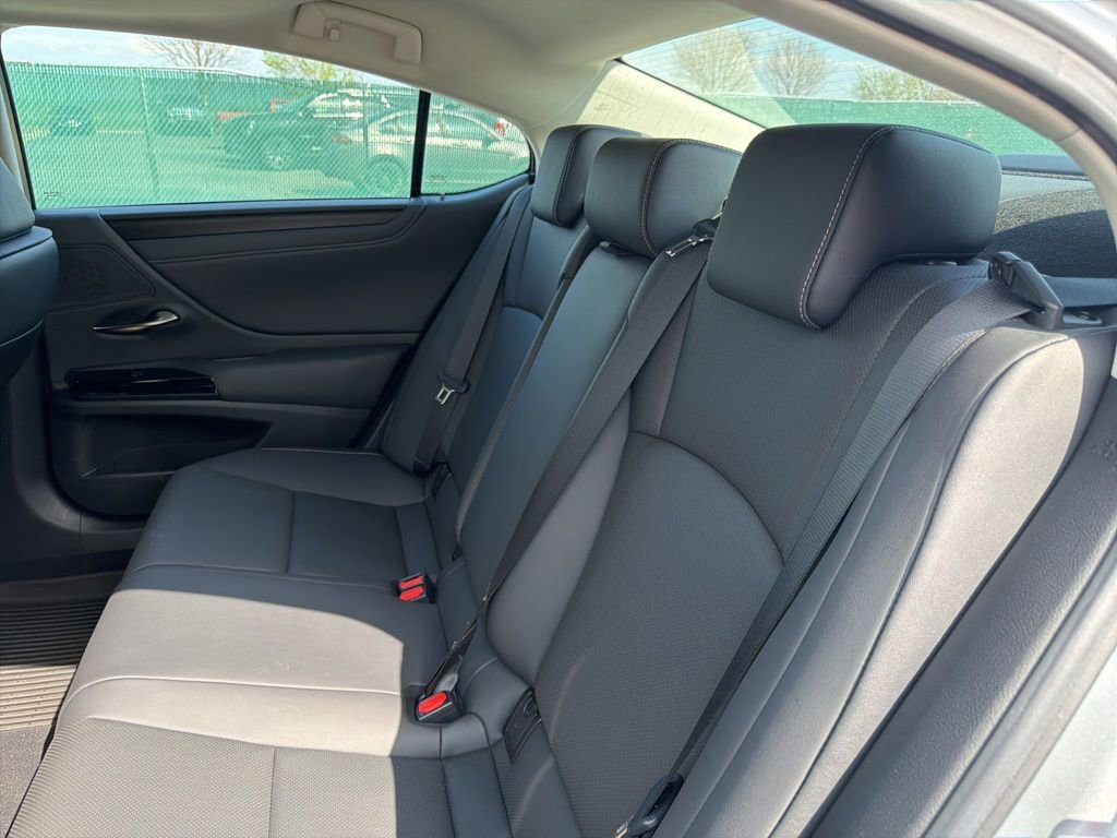 Used 2023 Lexus ES 350 w/ Premium Package image 15