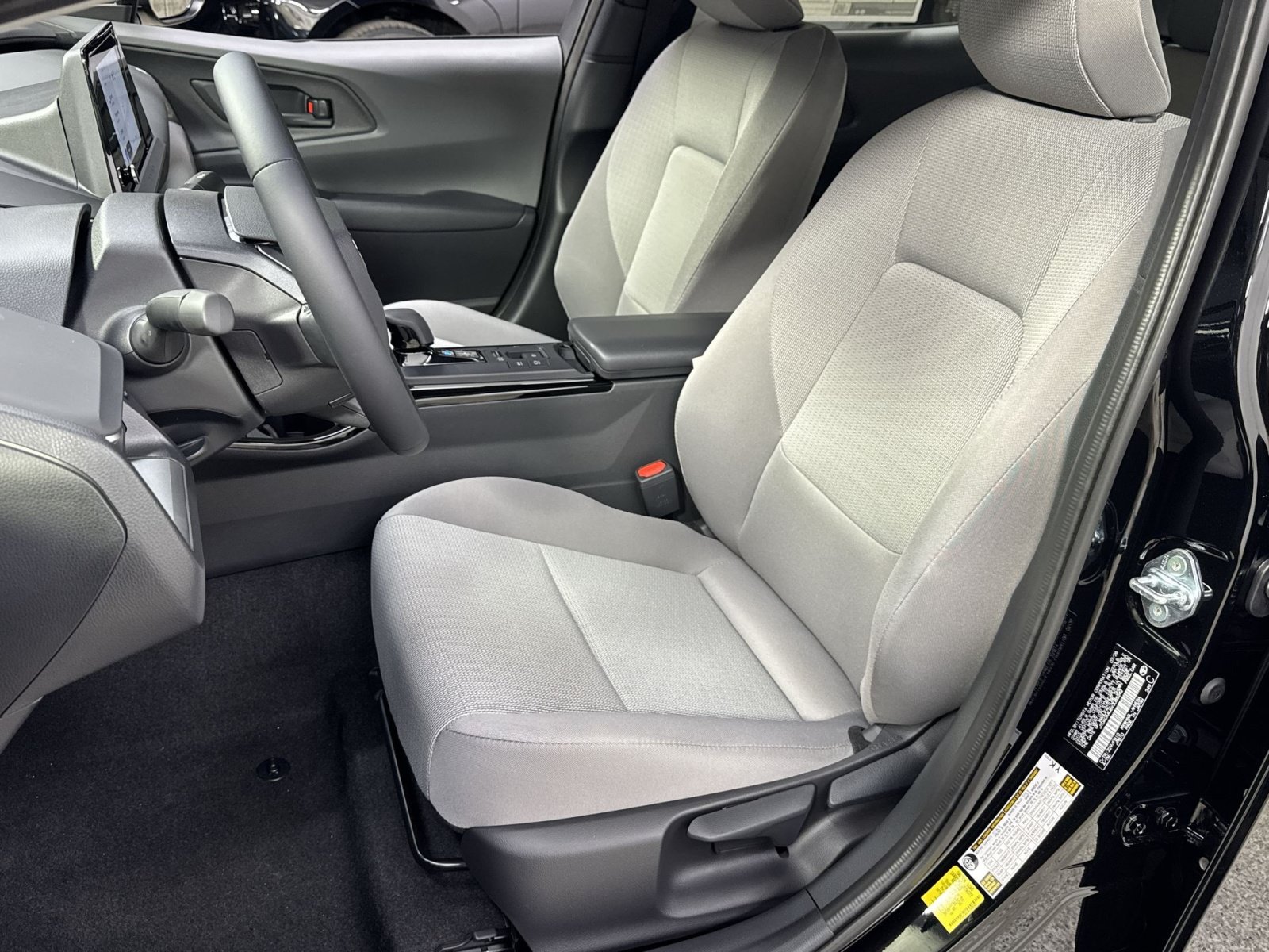 New 2027 Toyota Prius LE FWD image 21