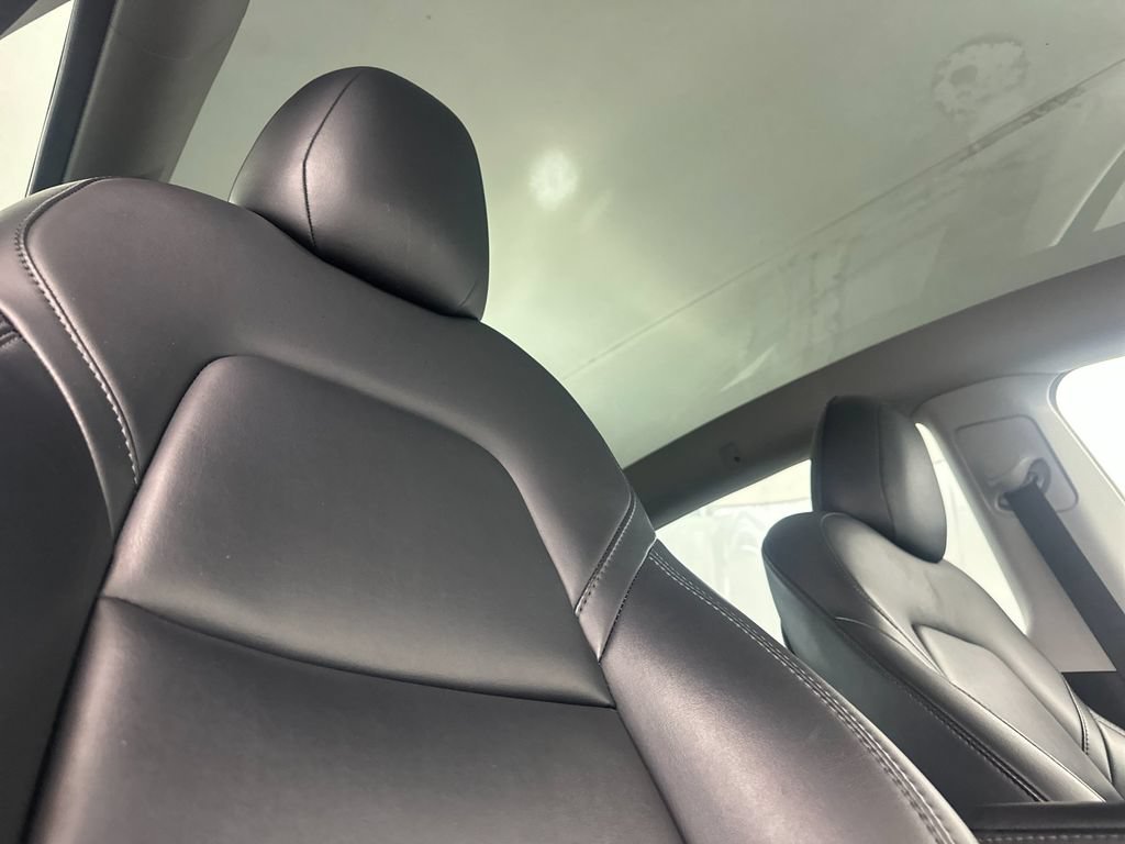 Used 2023 Tesla Model Y Performance AWD/4WD image 16