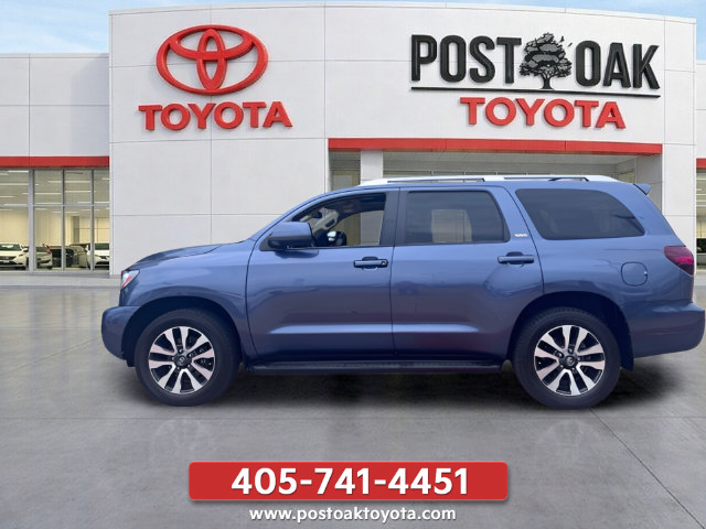 Used 2018 Toyota Sequoia SR5 w/ Premium Package AWD/4WD image 3