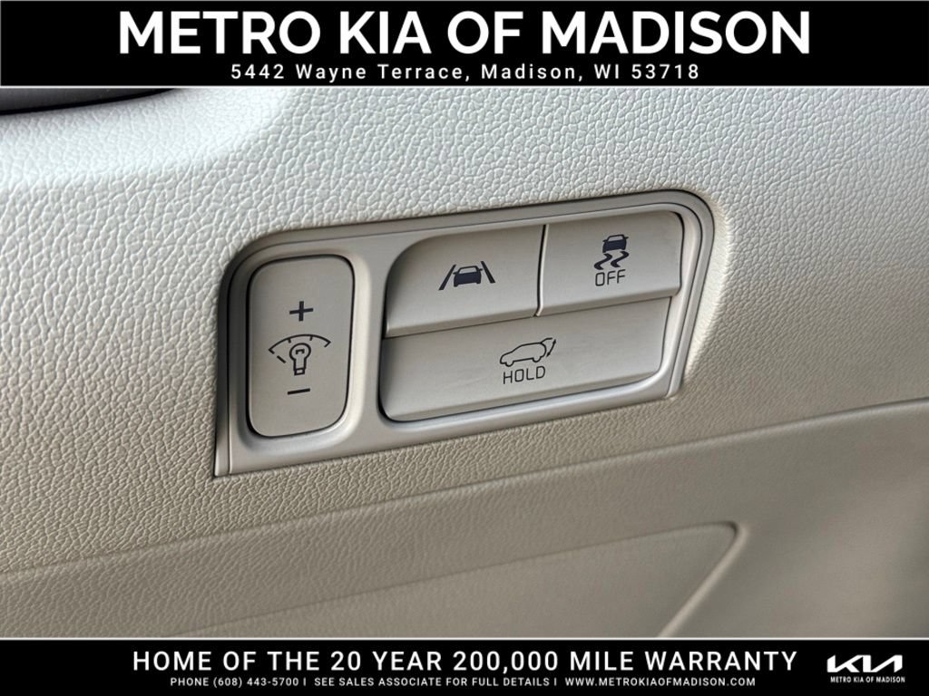 Used 2023 Kia Sorento EX AWD/4WD image 13
