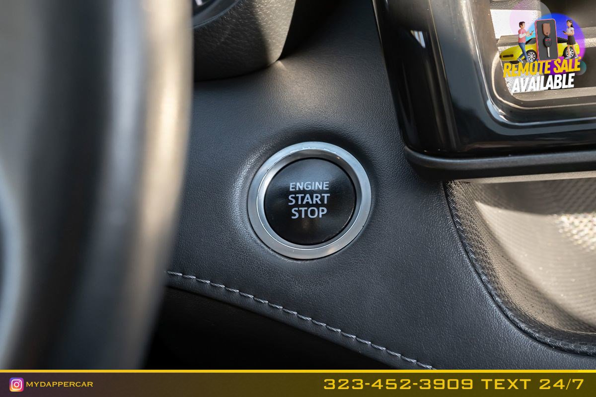 Used 2020 Toyota Highlander XLE FWD image 30