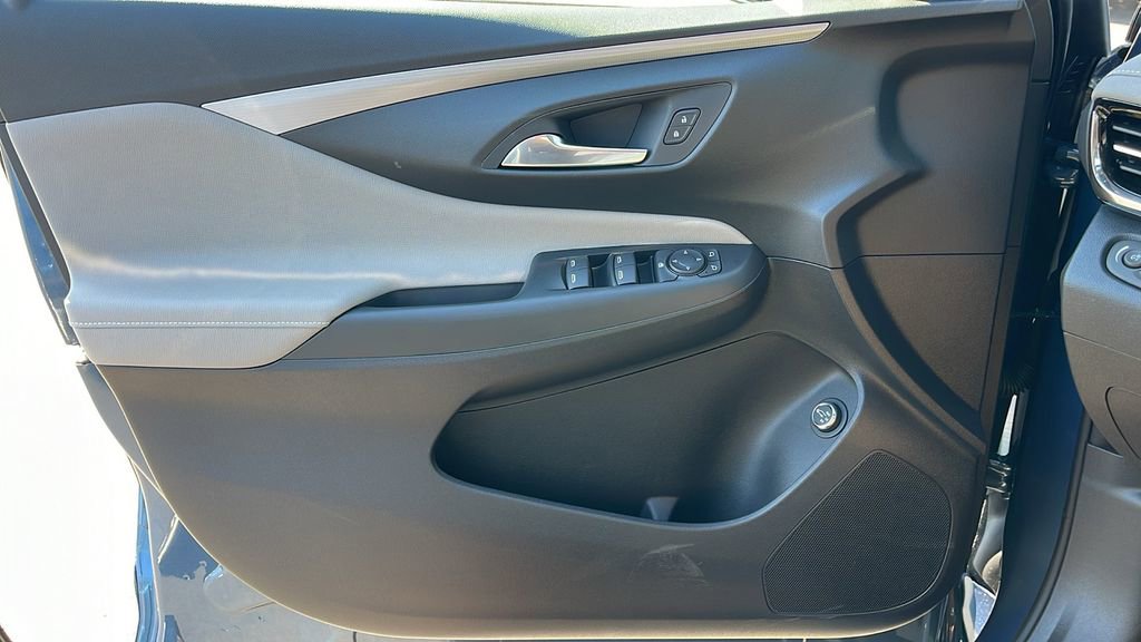New 2025 Buick Envista Avenir image 26