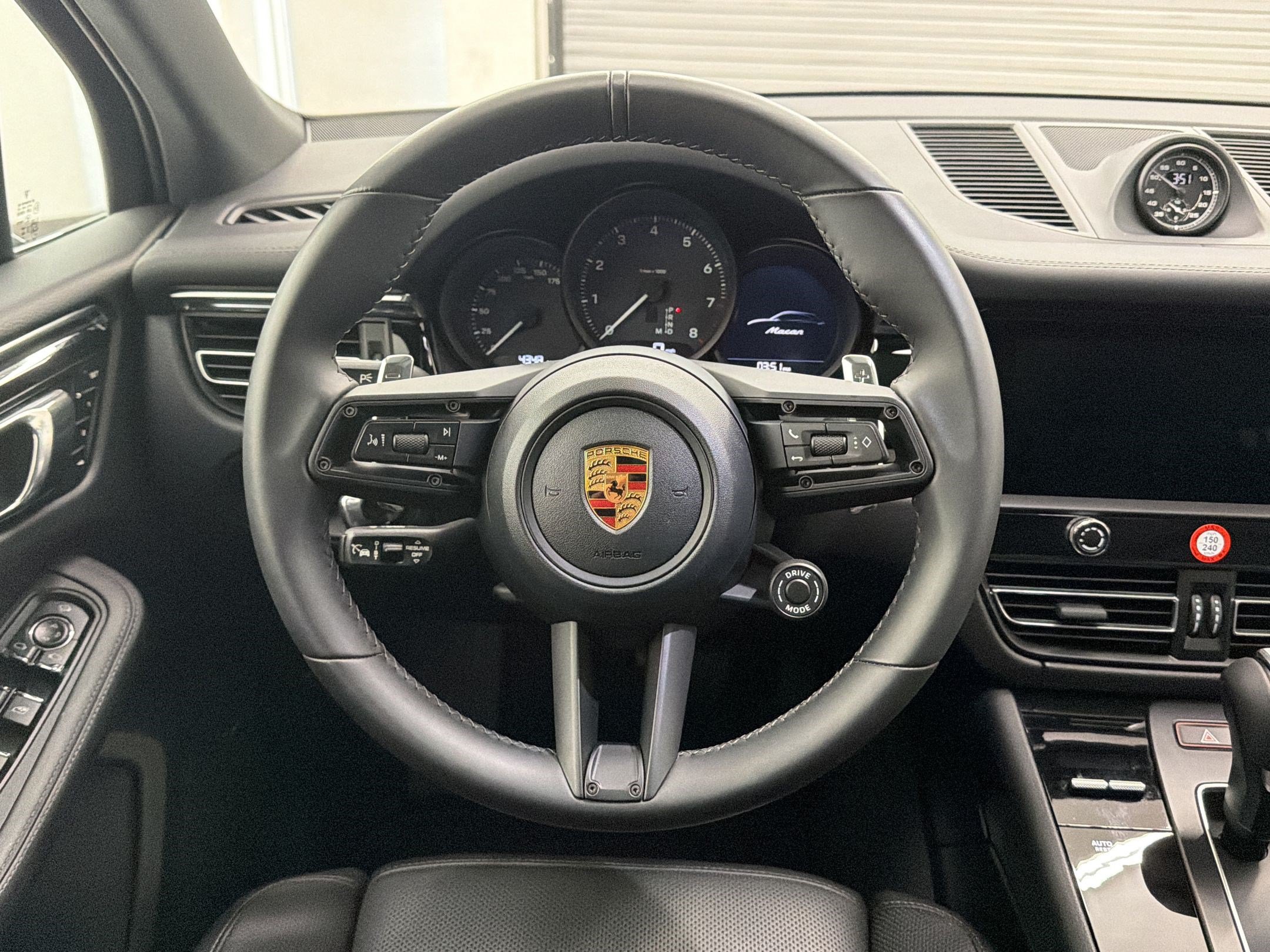 Used 2026 Porsche Macan AWD/4WD image 27