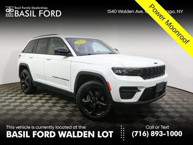 Used 2023 Jeep Grand Cherokee Altitude AWD/4WD image 1