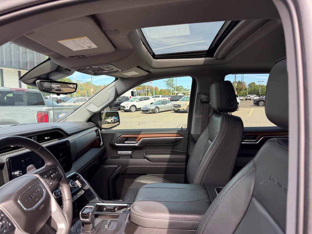 Used 2023 GMC Sierra 1500 Denali w/ Denali Reserve Package AWD/4WD image 18