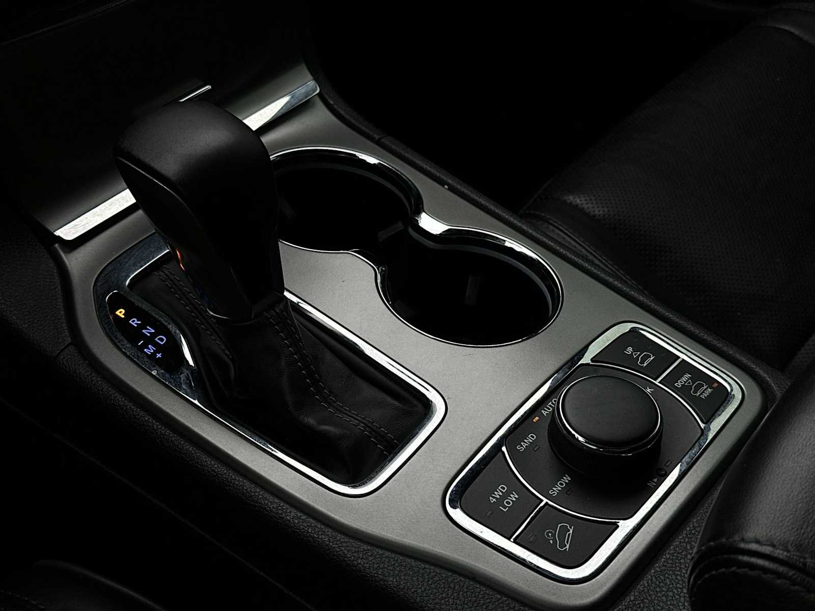 Used 2020 Jeep Grand Cherokee Overland image 21