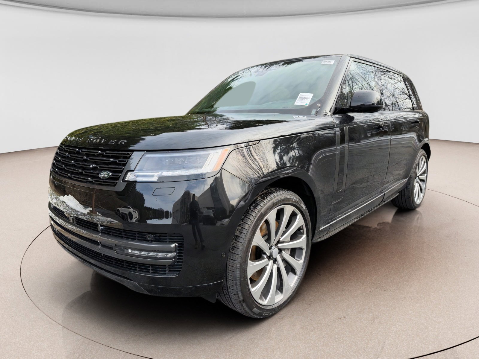 New 2025 Land Rover Range Rover Long Wheelbase SE image 1
