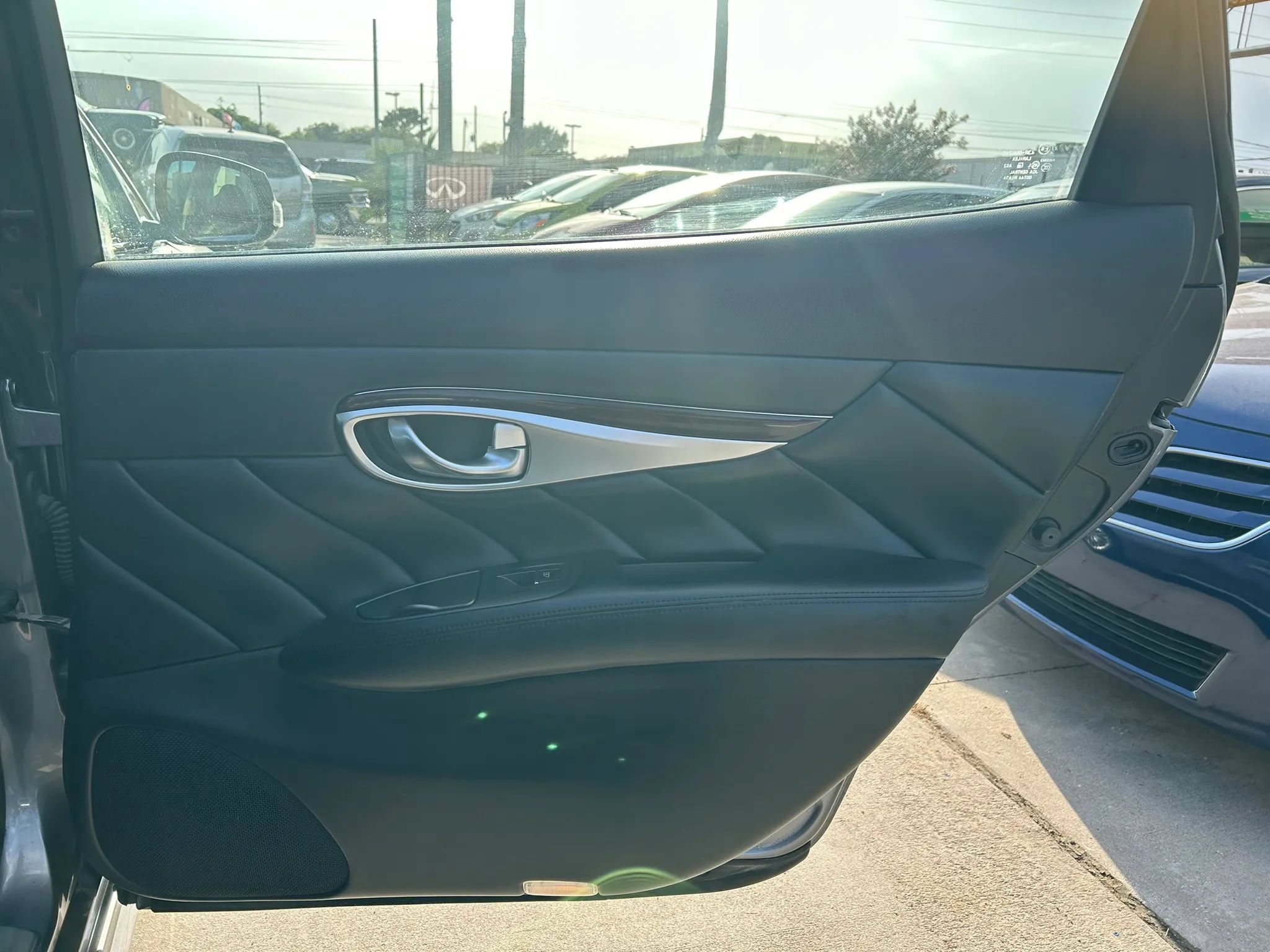 Used 2019 INFINITI Q70 L 3.7 AWD/4WD image 17