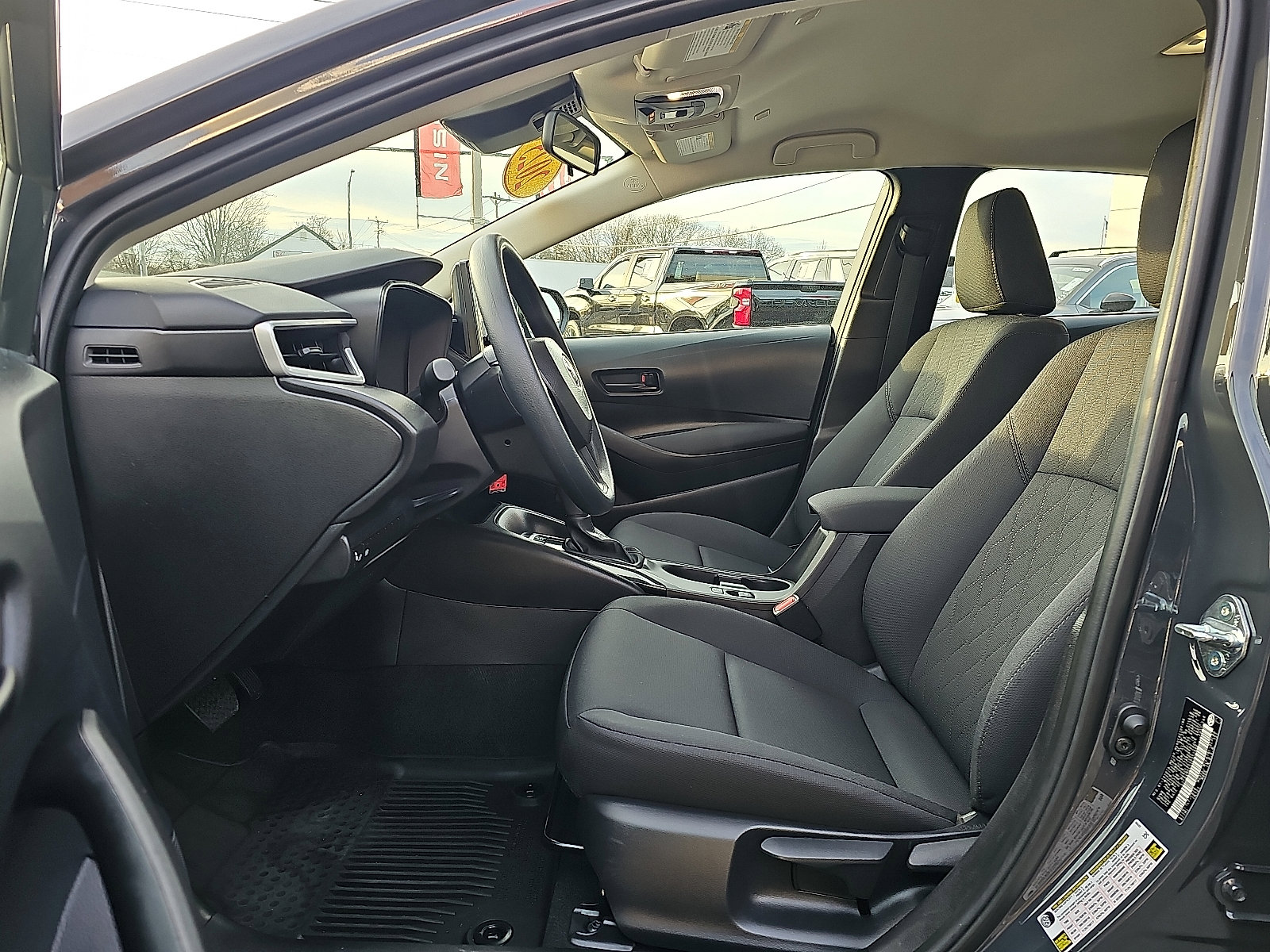 Used 2025 Toyota Corolla LE image 14