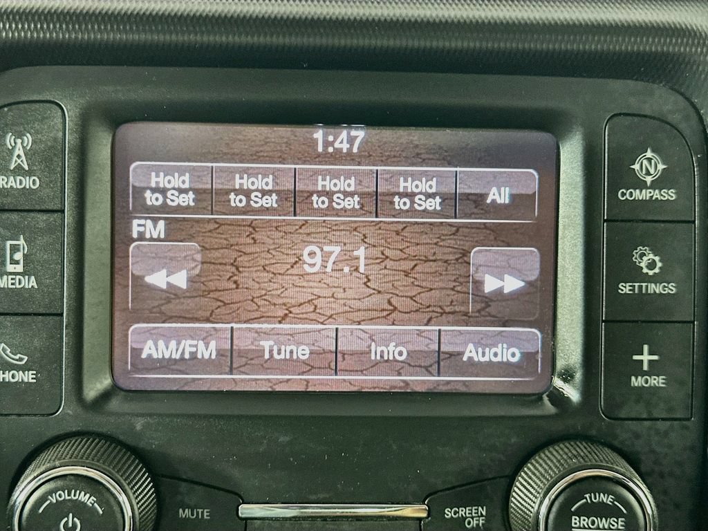Used 2020 Jeep Wrangler Sport AWD/4WD image 17