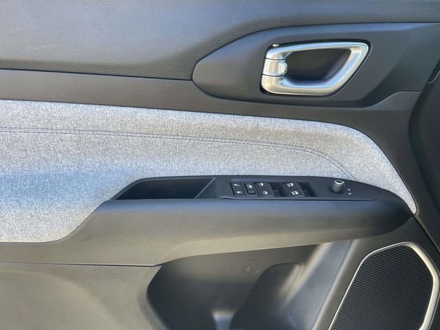 Used 2023 Jeep Compass Sport image 25