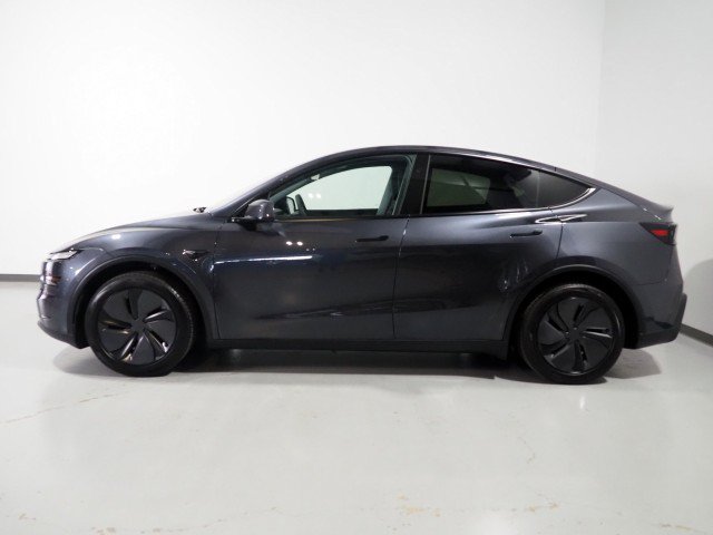 Used 2026 Tesla Model Y Long Range RWD image 10