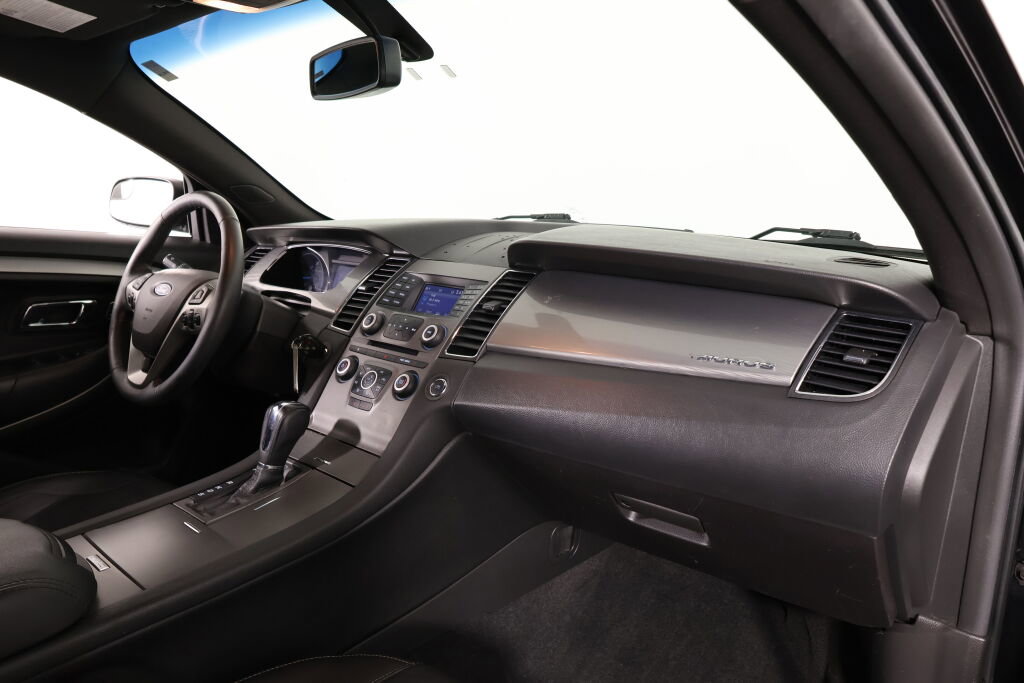 Used 2017 Ford Taurus SEL image 23