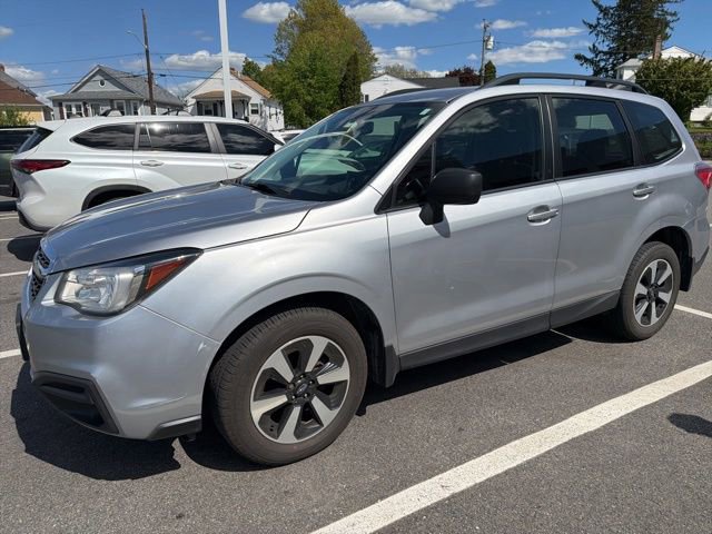 Used 2018 Subaru Forester 2.5i w/ Alloy Wheel Package AWD/4WD image 2