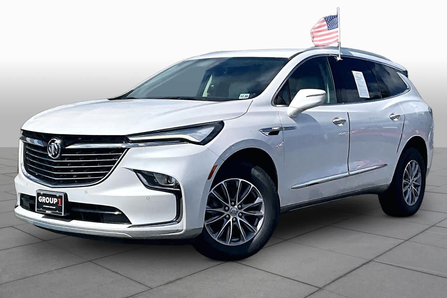 Used 2024 Buick Enclave Essence FWD image 2