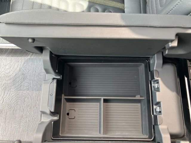 Used 2022 Rivian R1T Adventure image 24