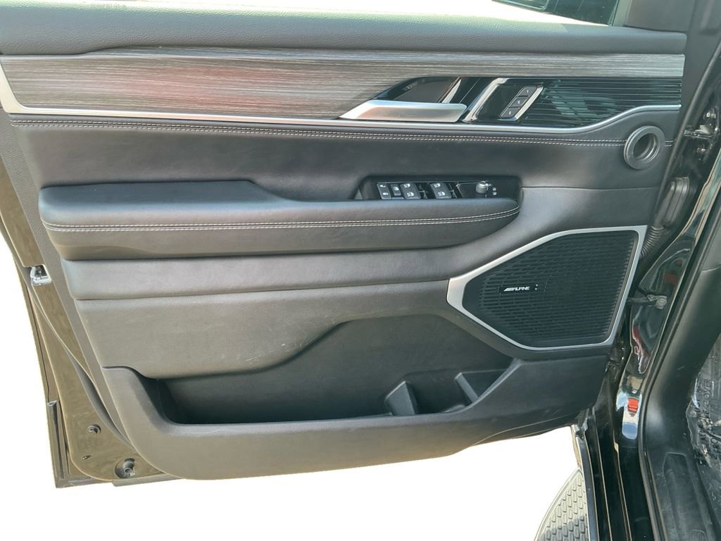 Used 2024 Jeep Wagoneer Series II image 19