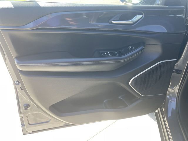 Used 2021 Jeep Grand Cherokee L Laredo image 22