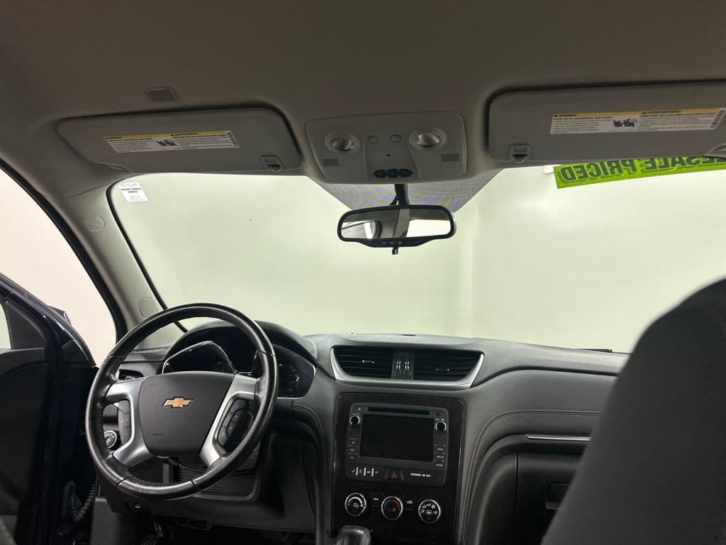 Used 2015 Chevrolet Traverse LT w/ Style and Technology Package FWD image 25