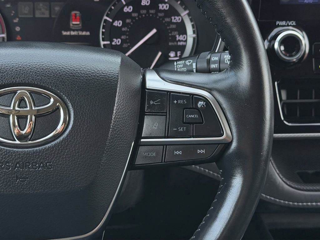 Used 2021 Toyota Highlander Platinum image 14
