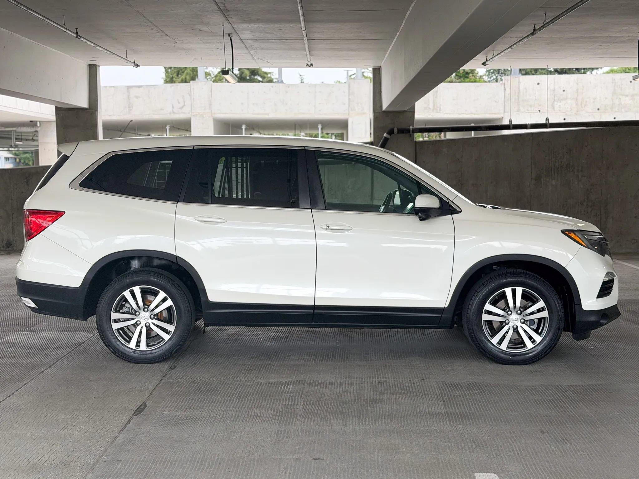 Used 2018 Honda Pilot EX-L image 4