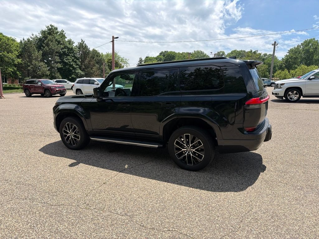 Used 2025 Lexus GX 550 w/ Accessory Package (2T) AWD/4WD image 13
