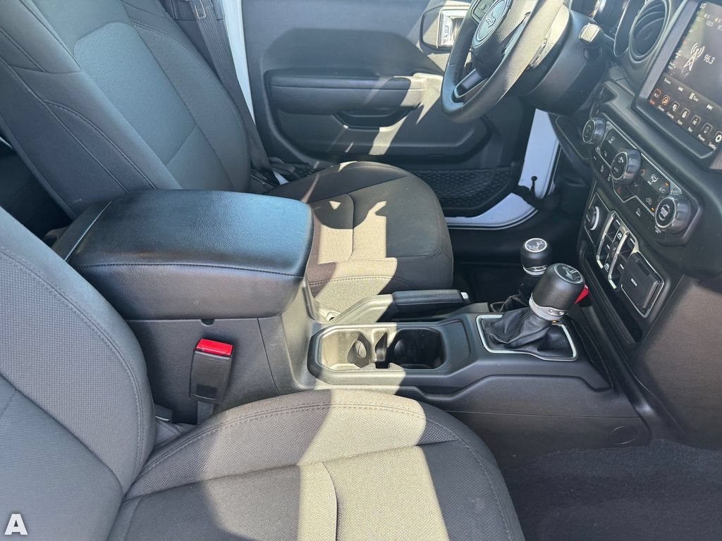Used 2023 Jeep Wrangler Unlimited Sport AWD/4WD image 19