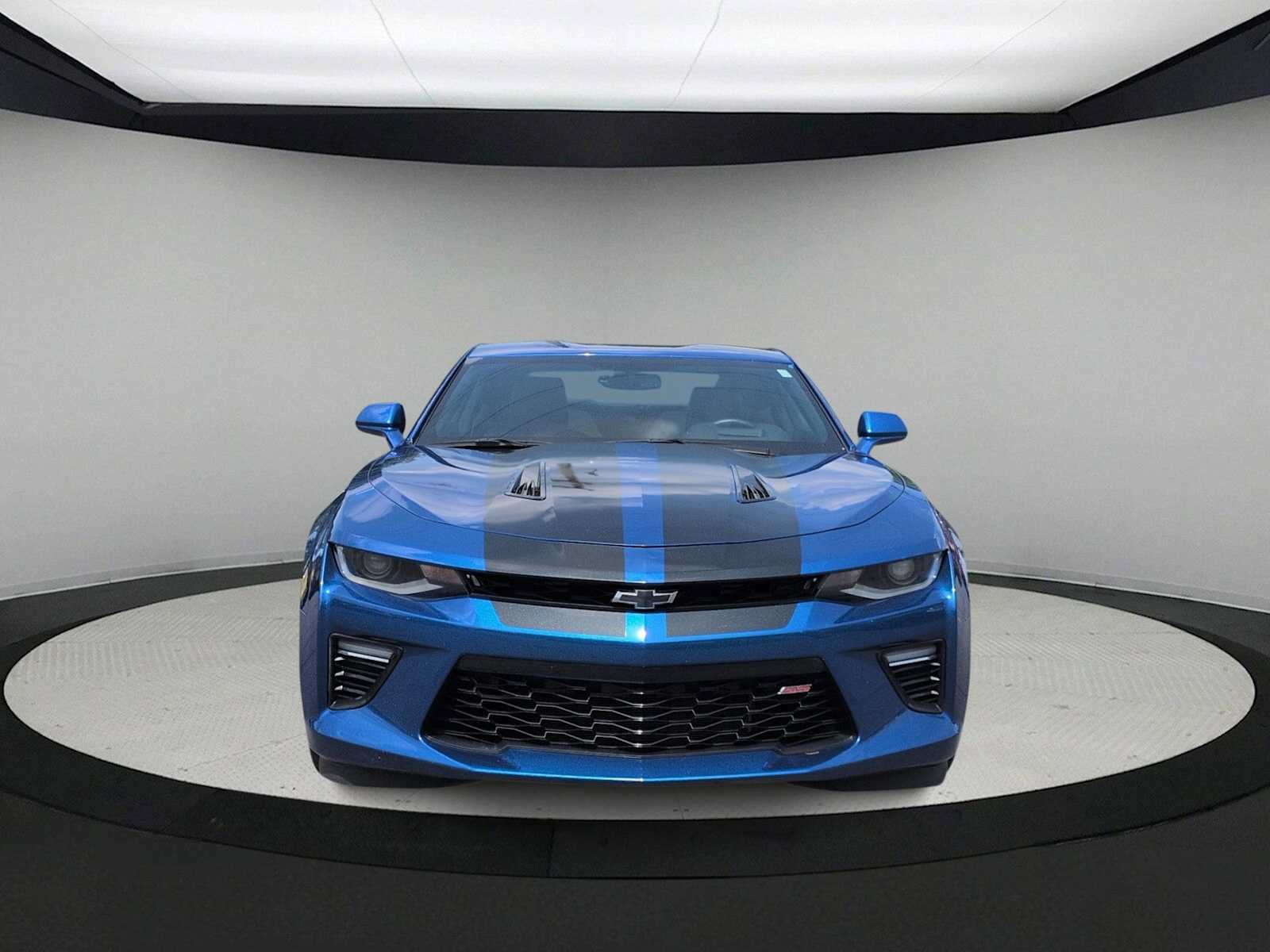 Used 2016 Chevrolet Camaro SS RWD image 3